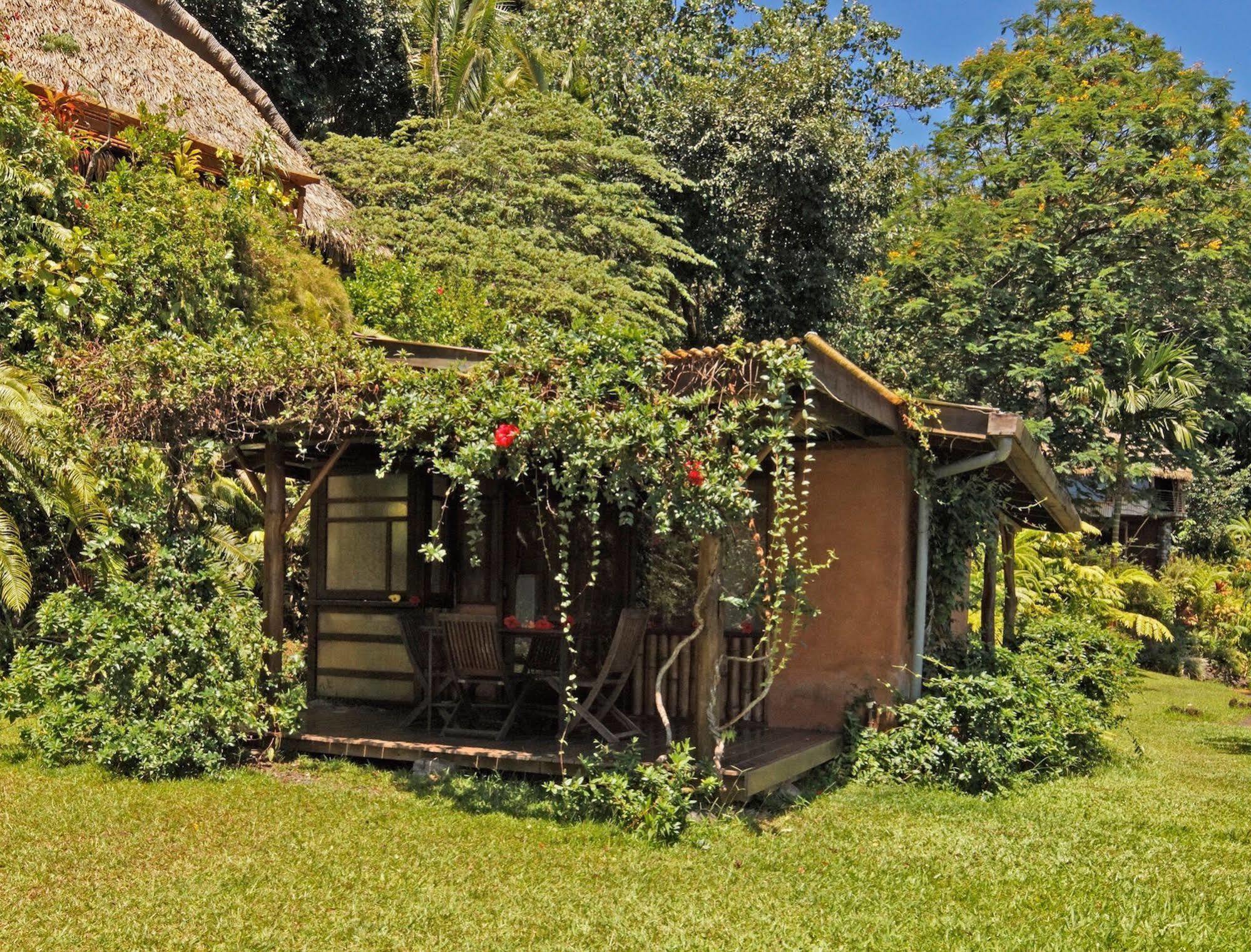 Vanira Lodge Teahupoo Extérieur photo